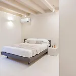 아파트 Historic Center - Elegant Family 모데나