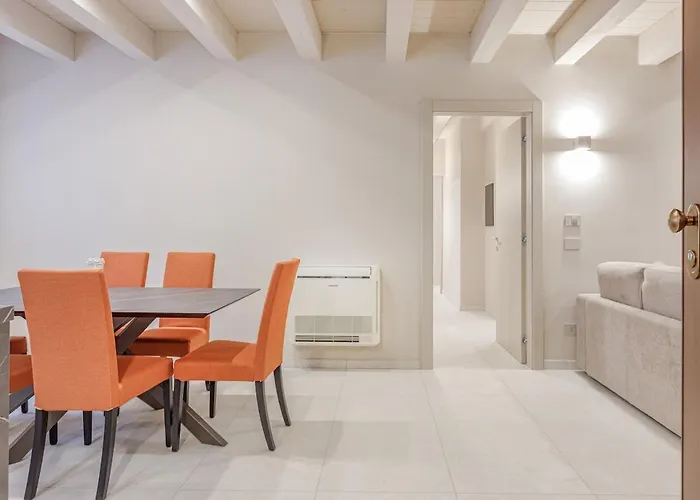 Historic Center - Elegant Family * Modena